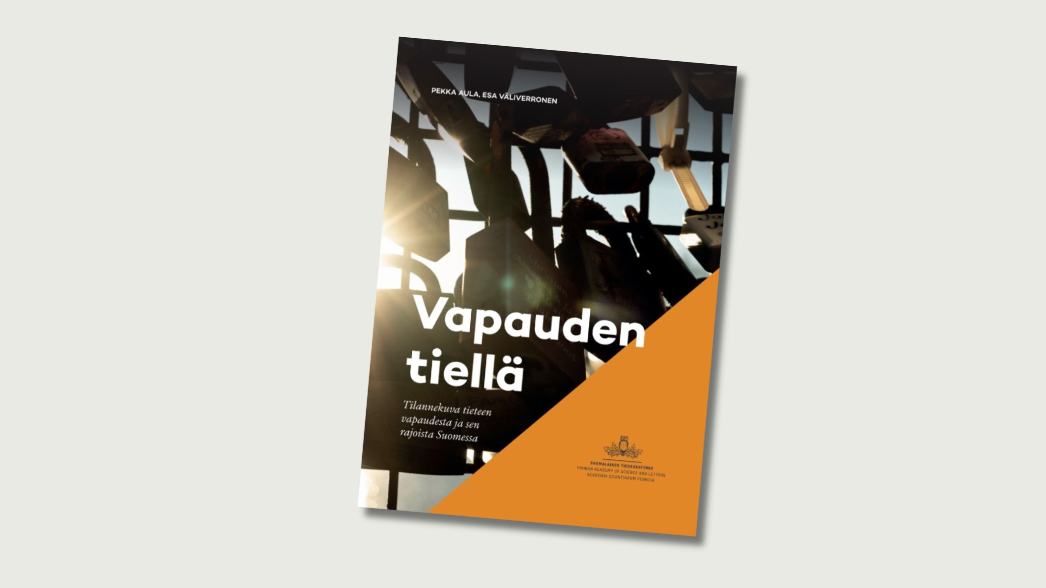 Tieteen vapaus -keskustelupaperin kansi