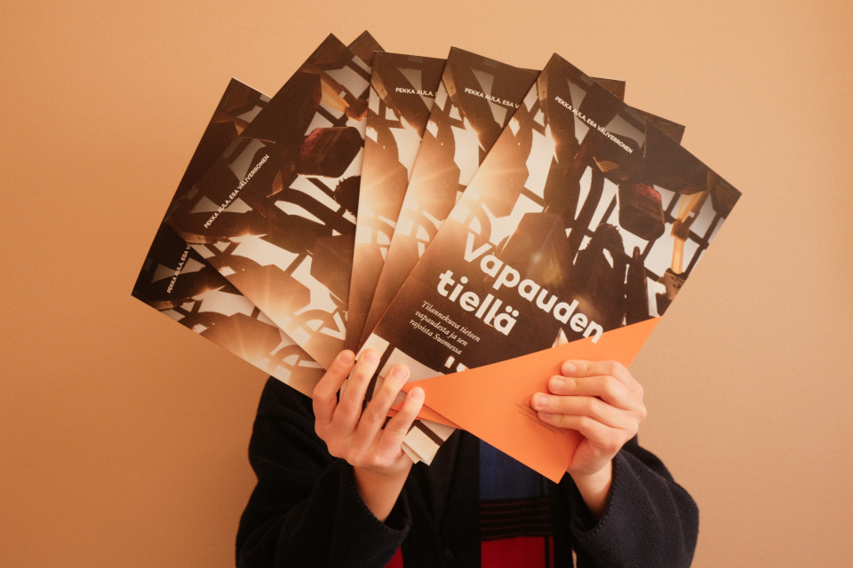 Vapauden tiellä -julkaisuja